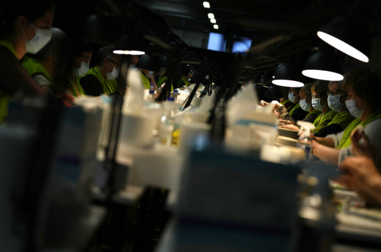 Mon. 9:23 a.m.: Omicron spreads global gloom over New Year's celebrations